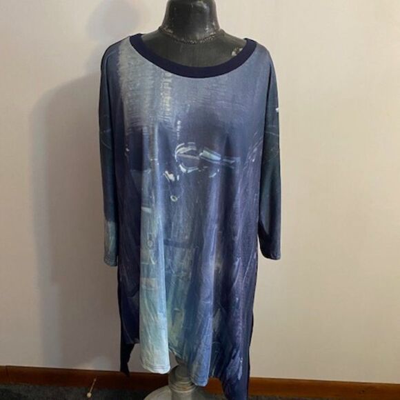 Laura Tanzer Blue Abstract Asymmetrical tunic, size XL - Picture 1 of 3